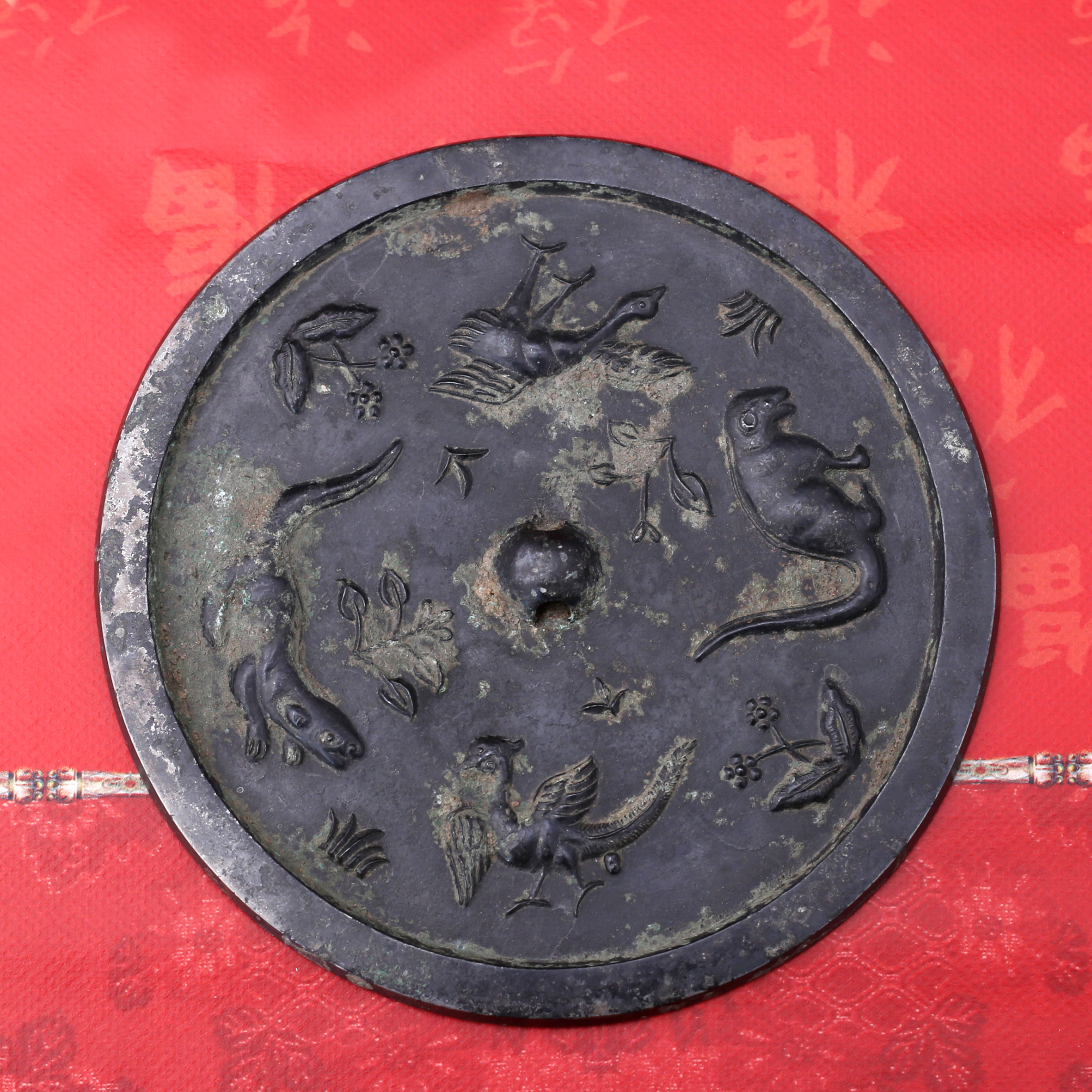 [718]铜镜瑞兽纹